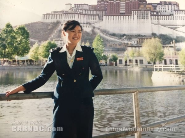 情系藍(lán)天30載 國(guó)航主任乘務(wù)長(zhǎng)宋志紅光榮退役392315_ 情系藍(lán)天30載 國(guó)航主任乘務(wù)長(zhǎng)宋志紅光榮退役